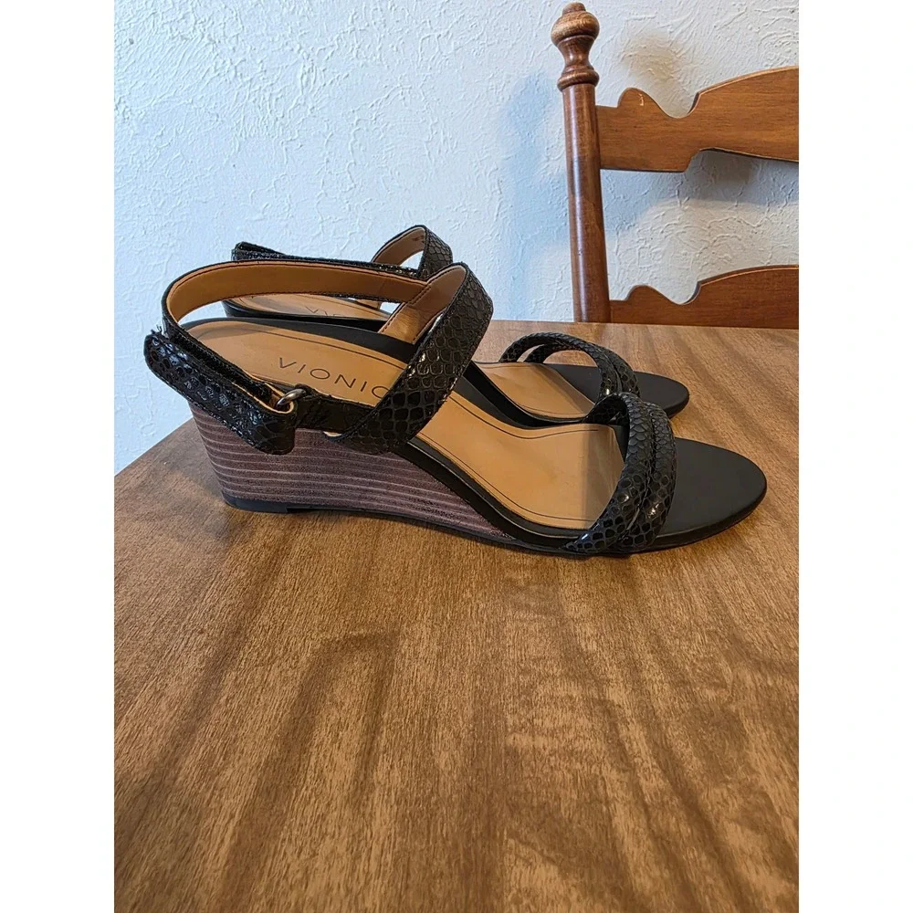 Vionic Emmy Wedge Womens 8 Black Lizard Orthopedic